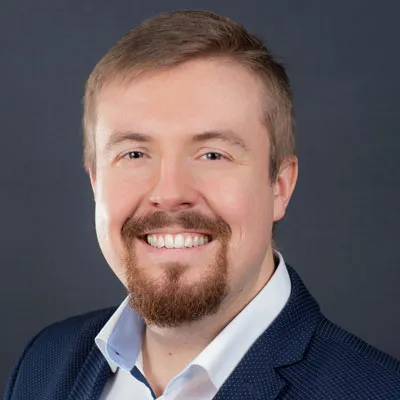 prof. UW dr hab. Tomasz Gackowski